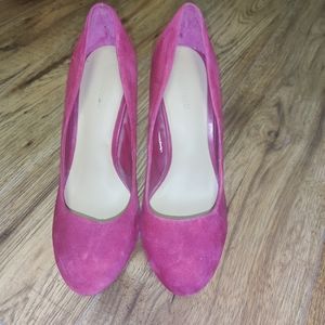 Le Chateau red velvet pumps size 8.5